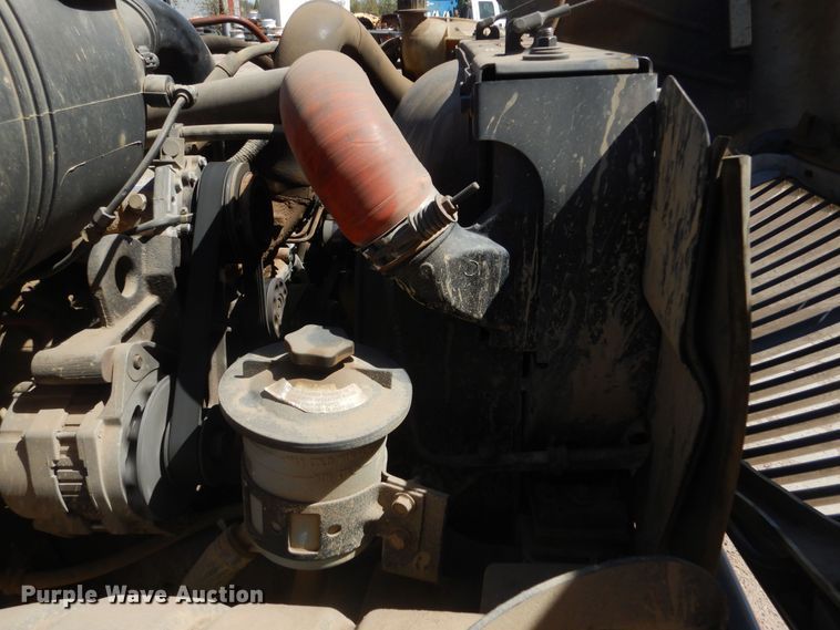 image for item KS9948 2006 International 4200  utility / service truck