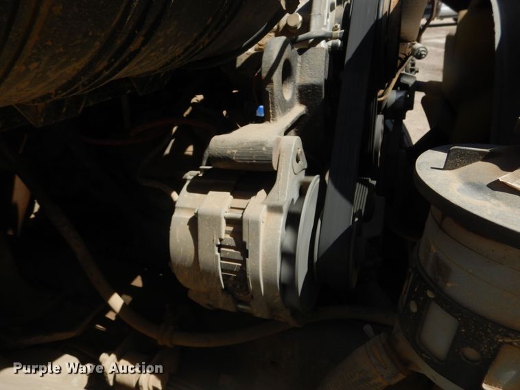 image for item KS9948 2006 International 4200  utility / service truck