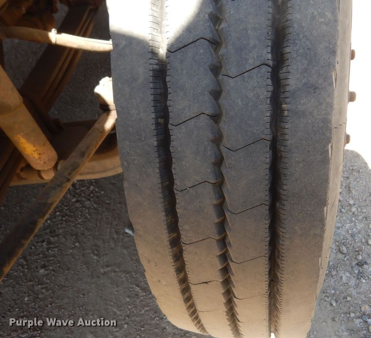 image for item KS9948 2006 International 4200  utility / service truck