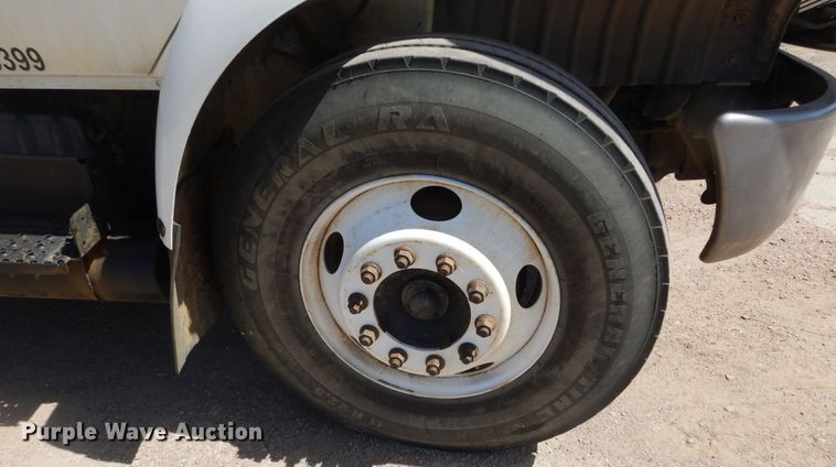 image for item KS9948 2006 International 4200  utility / service truck