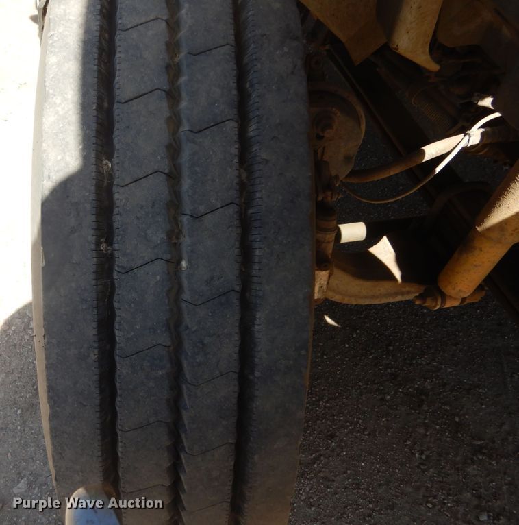 image for item KS9948 2006 International 4200  utility / service truck