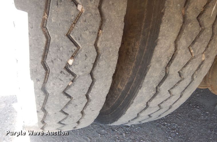 image for item KS9948 2006 International 4200  utility / service truck