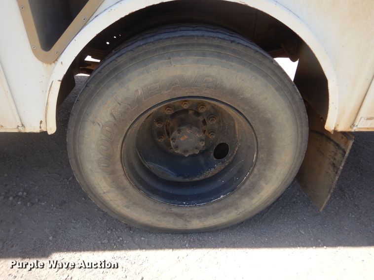 image for item KS9948 2006 International 4200  utility / service truck