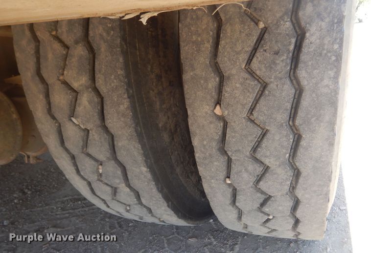 image for item KS9948 2006 International 4200  utility / service truck