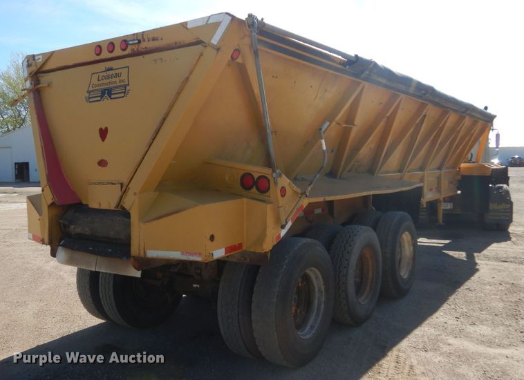 image for item KS9952 1986 Red River  live bottom trailer