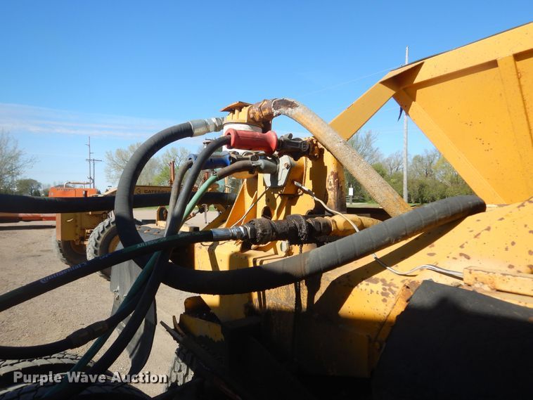 image for item KS9952 1986 Red River  live bottom trailer