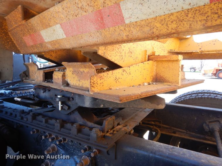 image for item KS9952 1986 Red River  live bottom trailer