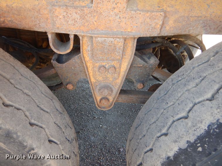 image for item KS9952 1986 Red River  live bottom trailer