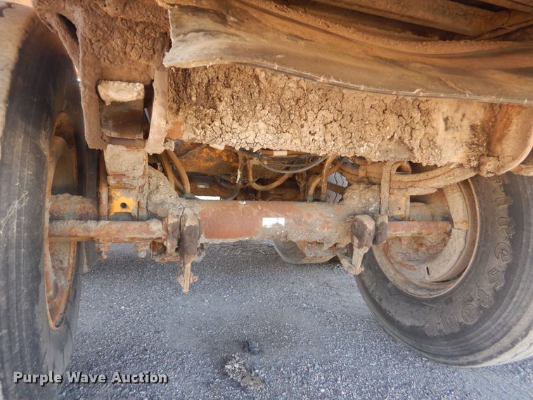 image for item KS9952 1986 Red River  live bottom trailer