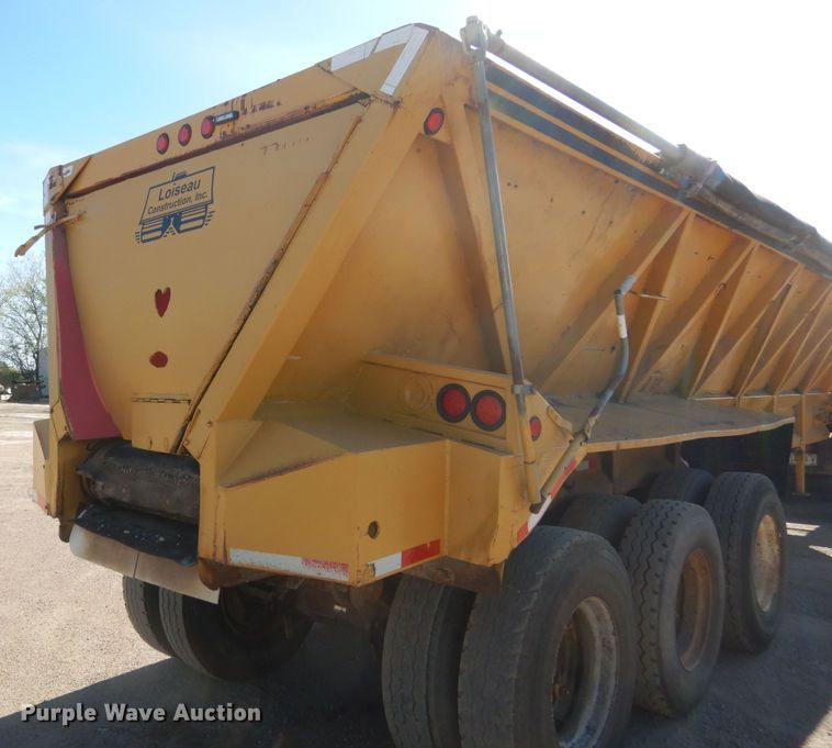 image for item KS9952 1986 Red River  live bottom trailer