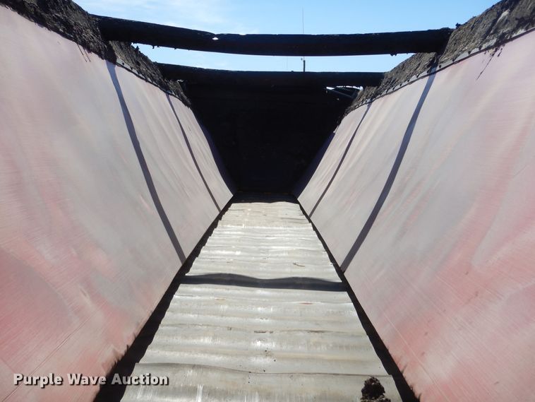 image for item KS9952 1986 Red River  live bottom trailer