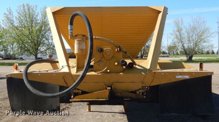 image for item KS9953 1987 Red River  live bottom trailer