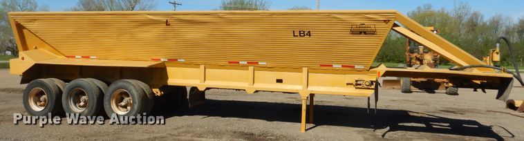 image for item KS9953 1987 Red River  live bottom trailer