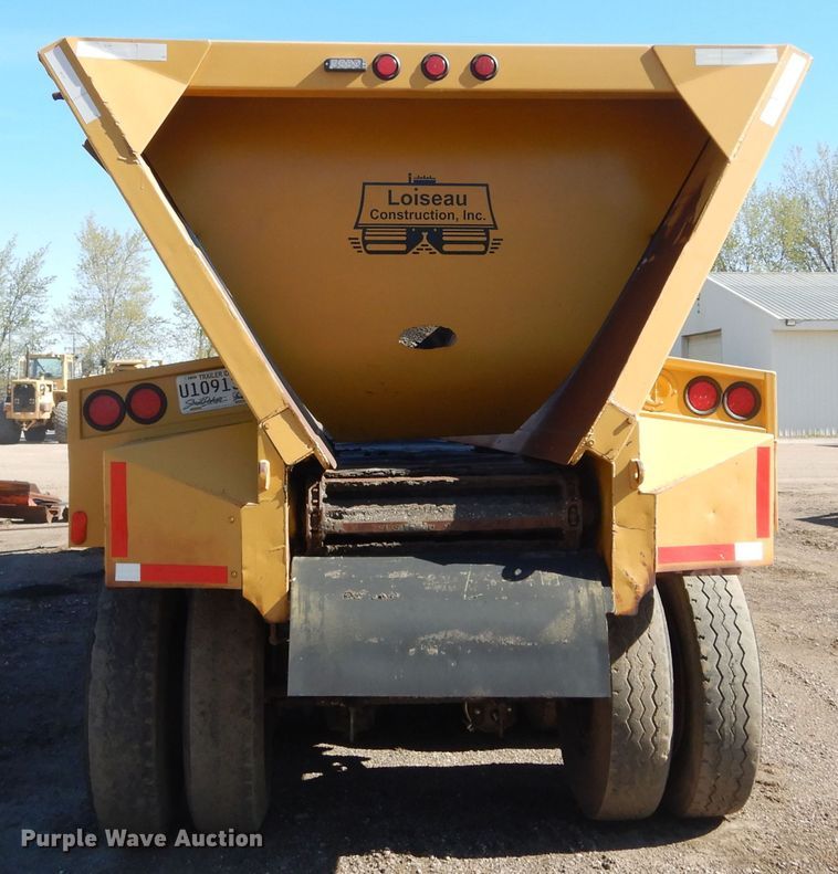 image for item KS9953 1987 Red River  live bottom trailer