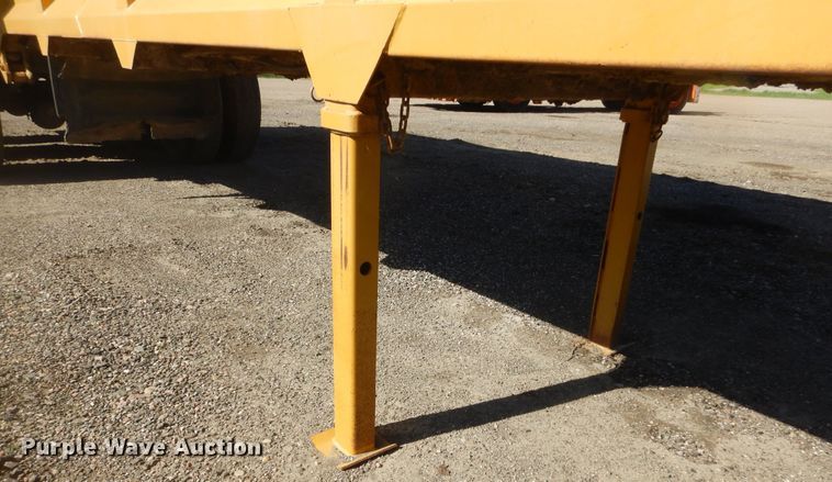 image for item KS9953 1987 Red River  live bottom trailer