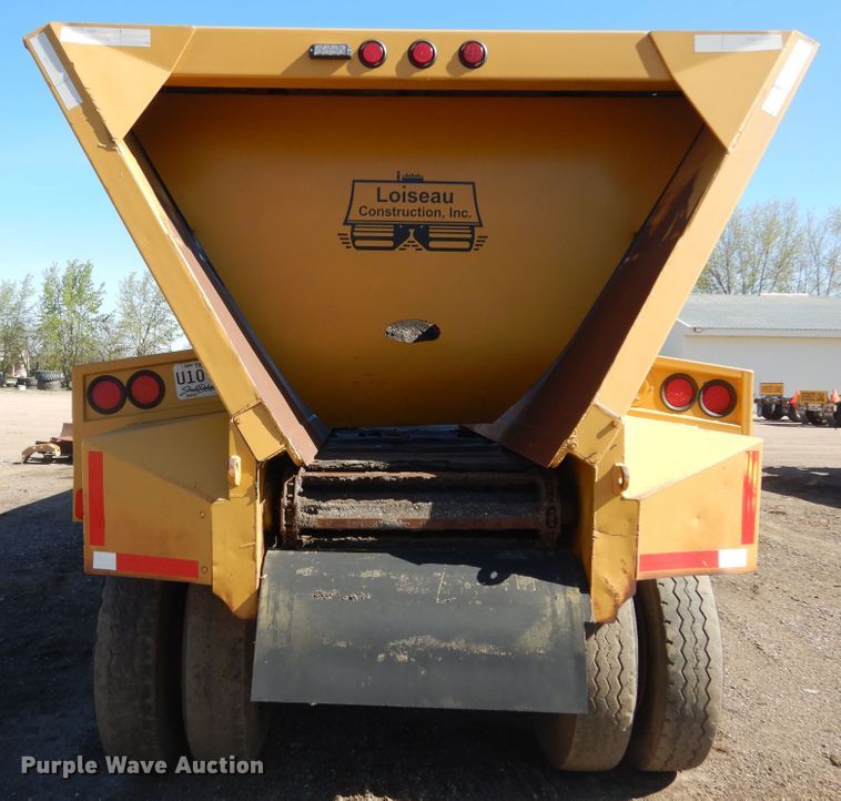 image for item KS9953 1987 Red River  live bottom trailer