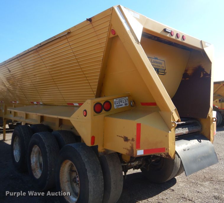 image for item KS9953 1987 Red River  live bottom trailer