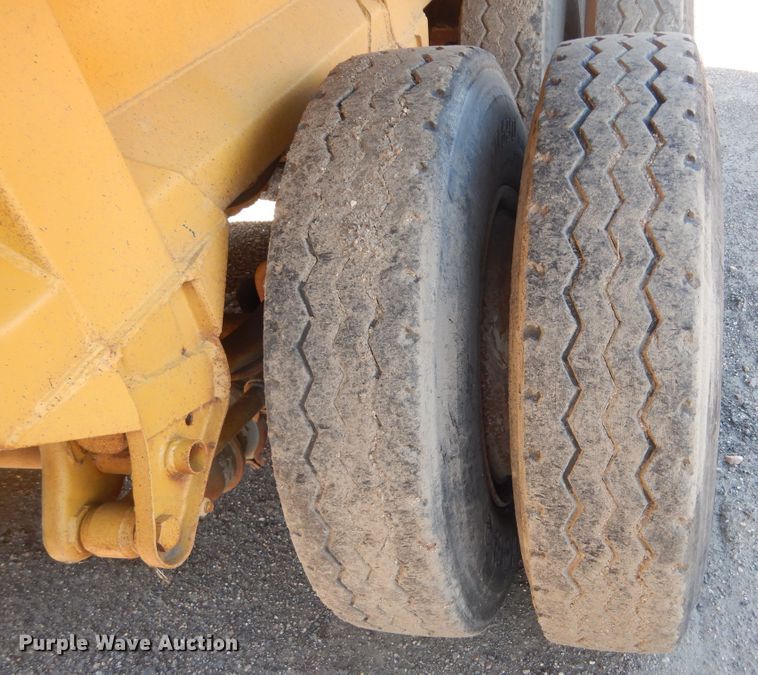 image for item KS9953 1987 Red River  live bottom trailer