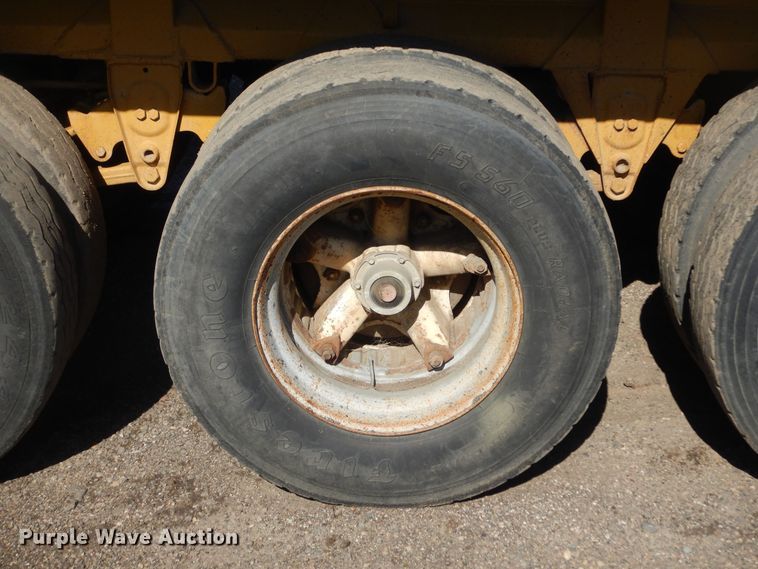 image for item KS9953 1987 Red River  live bottom trailer