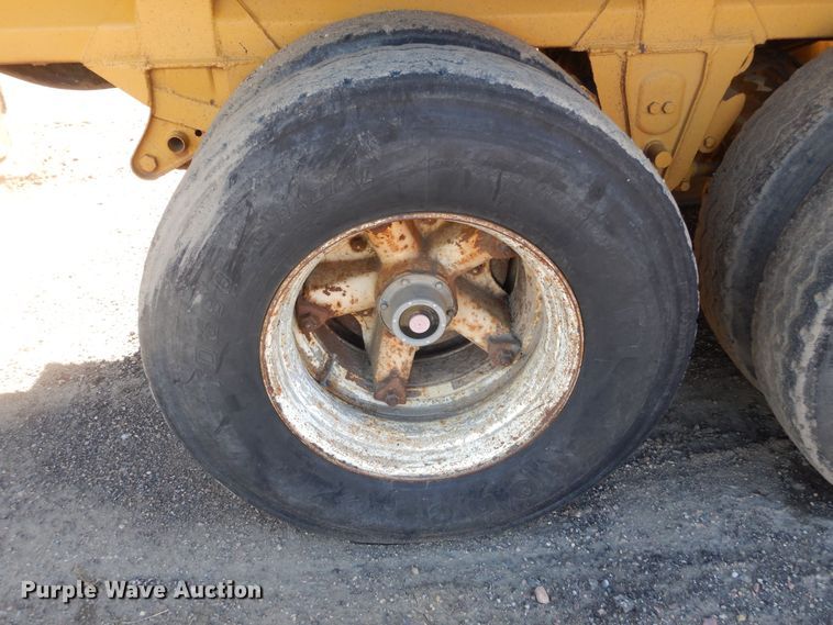 image for item KS9953 1987 Red River  live bottom trailer