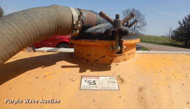 image for item KS9972 2006 Ring-o-matic 550  vacuum excavator