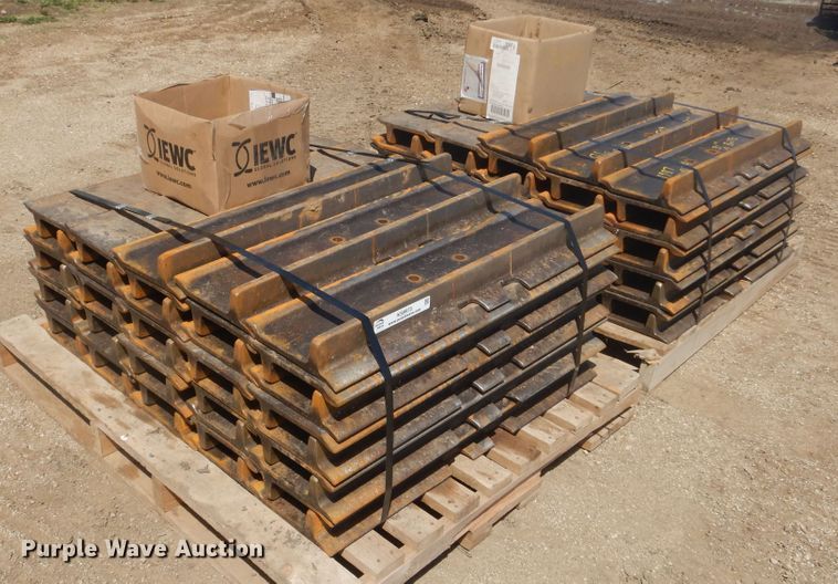 image for item KS9973 (86) 36" W single grouser track pads