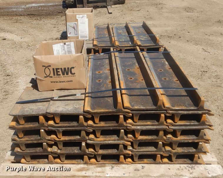 image for item KS9973 (86) 36" W single grouser track pads