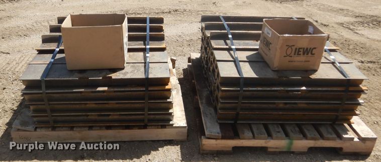 image for item KS9973 (86) 36" W single grouser track pads