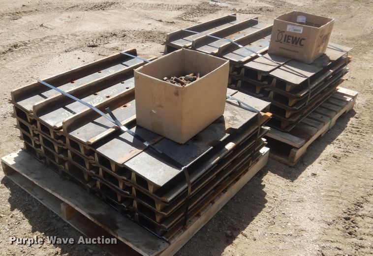 image for item KS9973 (86) 36" W single grouser track pads