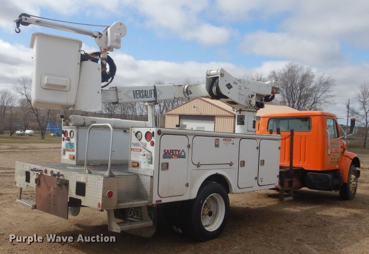 image for item KT9008 1996 International 4700  bucket truck