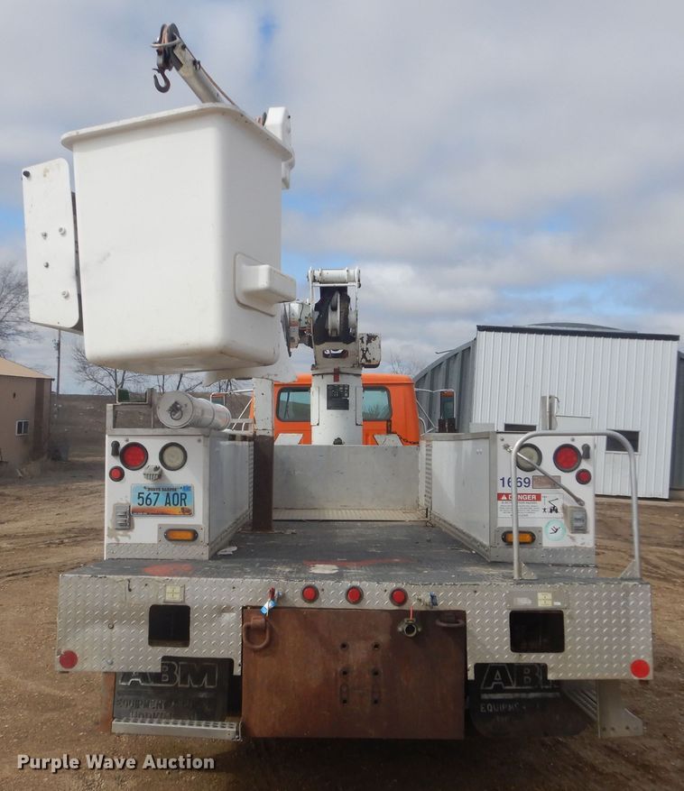 image for item KT9008 1996 International 4700  bucket truck