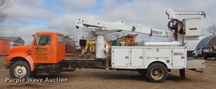 image for item KT9008 1996 International 4700  bucket truck