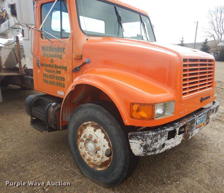 image for item KT9008 1996 International 4700  bucket truck