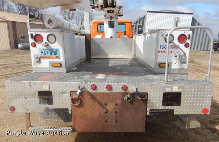 image for item KT9008 1996 International 4700  bucket truck