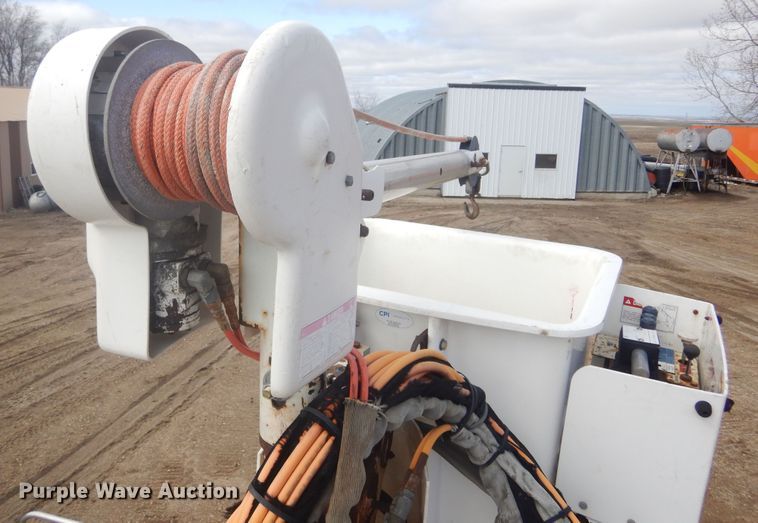 image for item KT9008 1996 International 4700  bucket truck