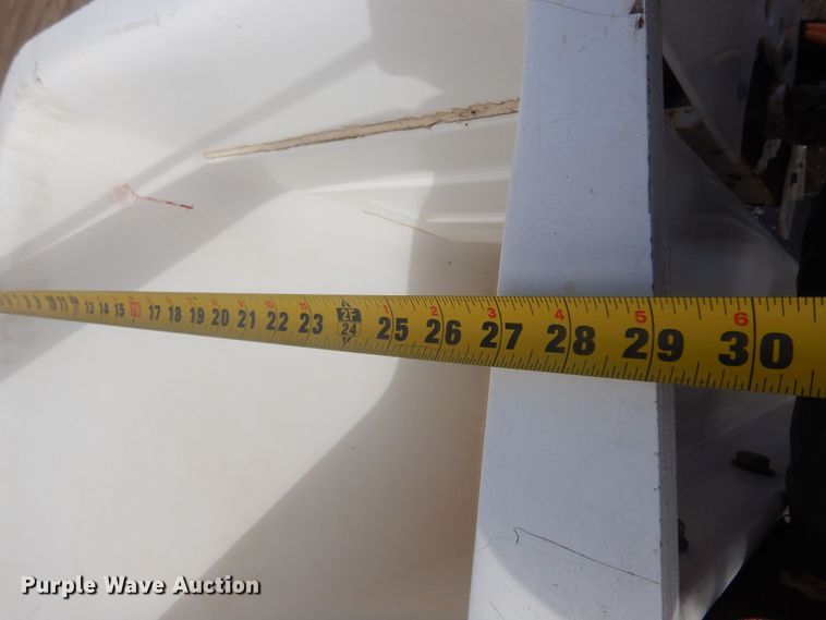 image for item KT9008 1996 International 4700  bucket truck