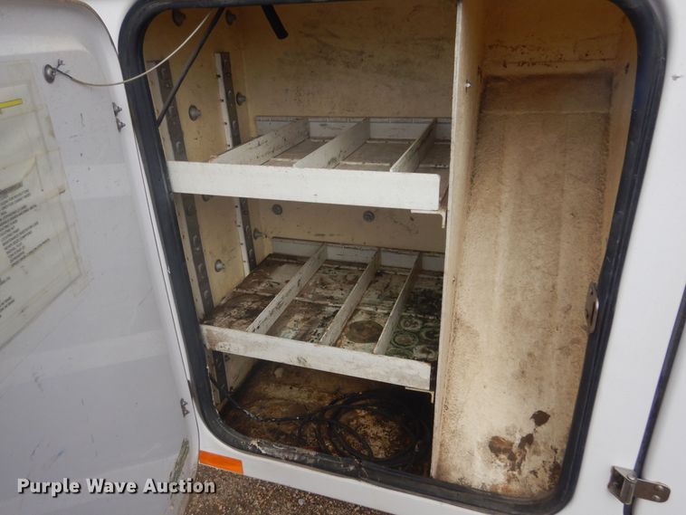 image for item KT9008 1996 International 4700  bucket truck