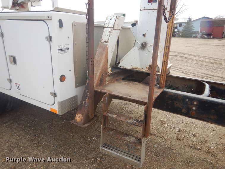 image for item KT9008 1996 International 4700  bucket truck