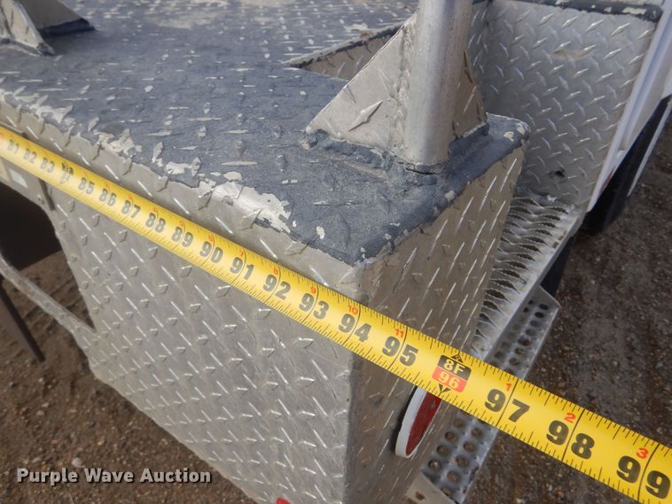 image for item KT9008 1996 International 4700  bucket truck