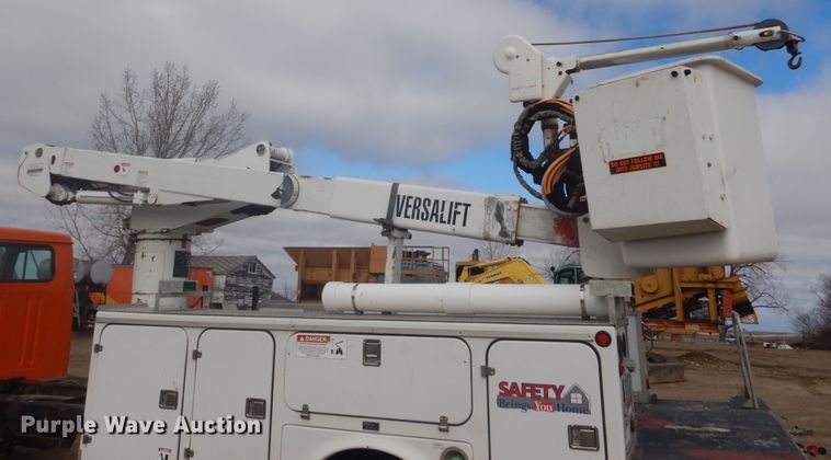 image for item KT9008 1996 International 4700  bucket truck