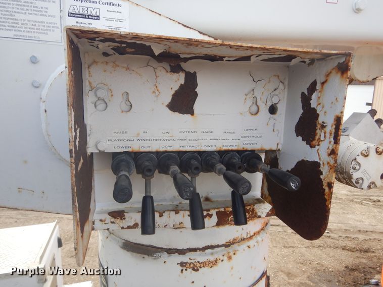 image for item KT9008 1996 International 4700  bucket truck