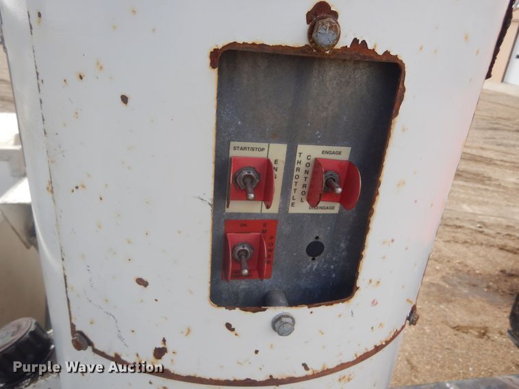 image for item KT9008 1996 International 4700  bucket truck