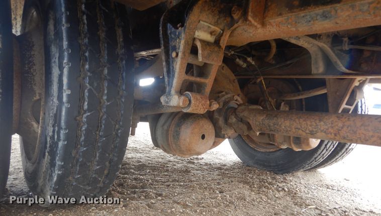 image for item KT9008 1996 International 4700  bucket truck