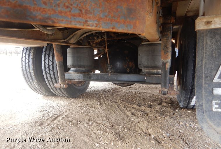 image for item KT9008 1996 International 4700  bucket truck