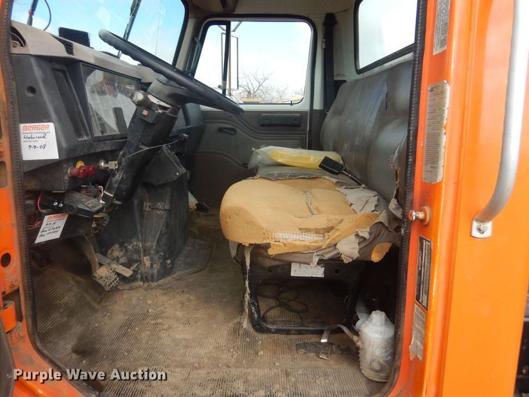 image for item KT9008 1996 International 4700  bucket truck