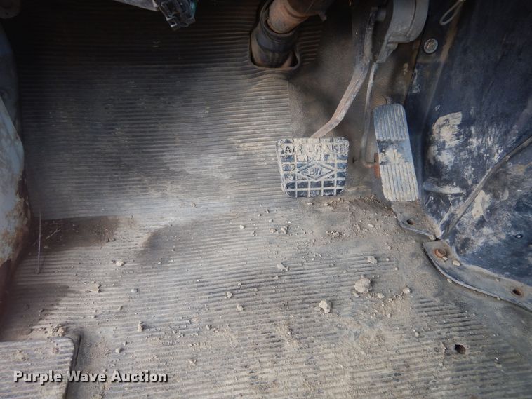 image for item KT9008 1996 International 4700  bucket truck