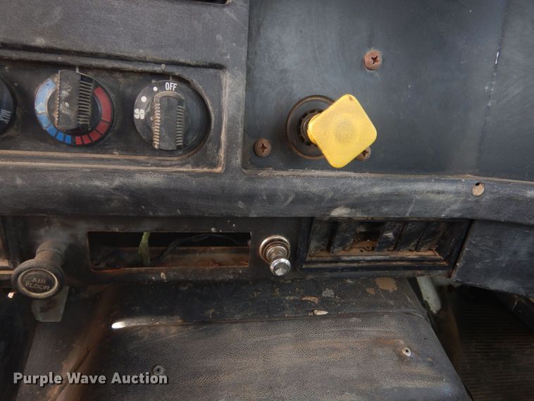 image for item KT9008 1996 International 4700  bucket truck