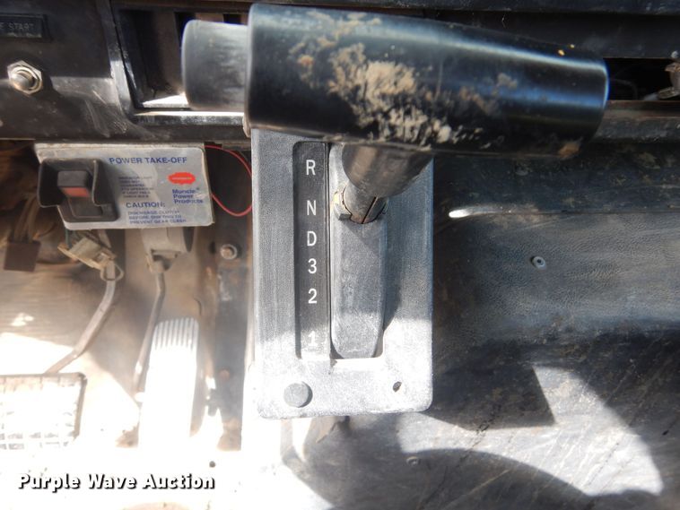 image for item KT9008 1996 International 4700  bucket truck