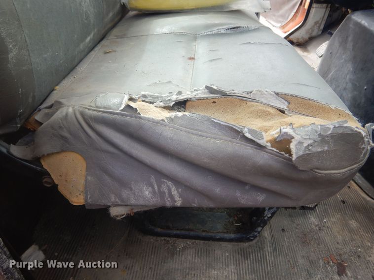 image for item KT9008 1996 International 4700  bucket truck