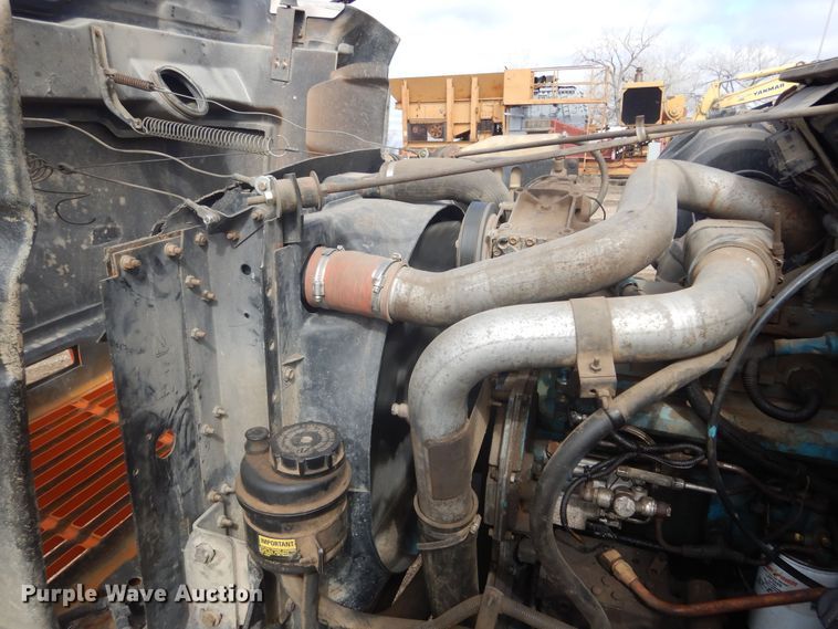 image for item KT9008 1996 International 4700  bucket truck